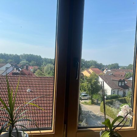 Sonniges Dachzimmer Feucht Bagian luar foto