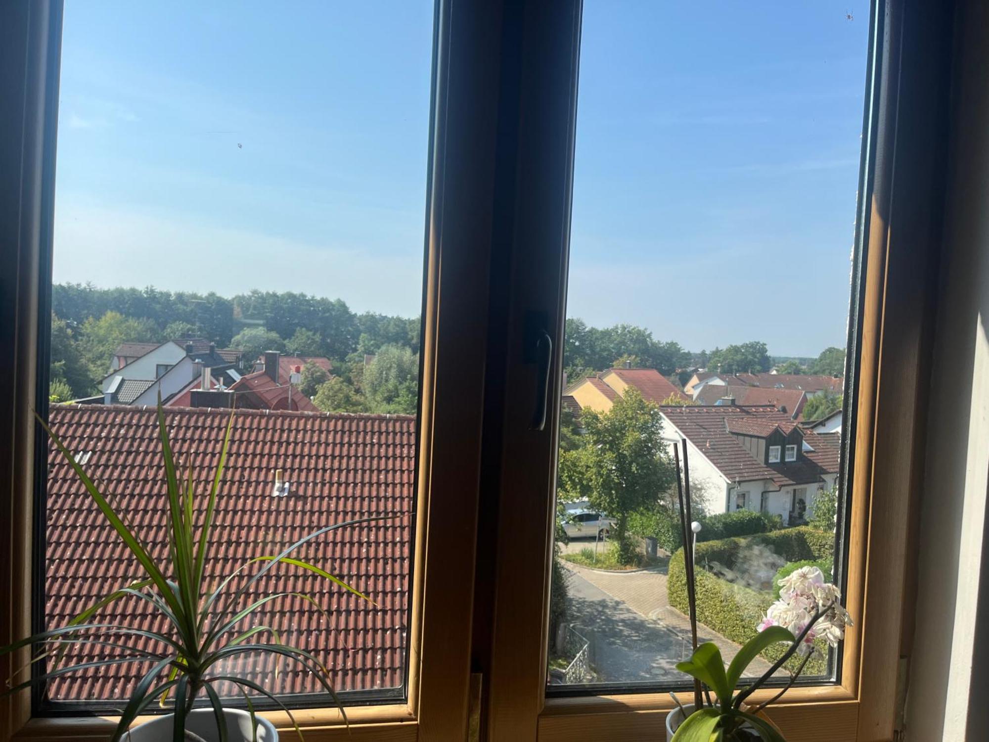 Sonniges Dachzimmer Feucht Bagian luar foto