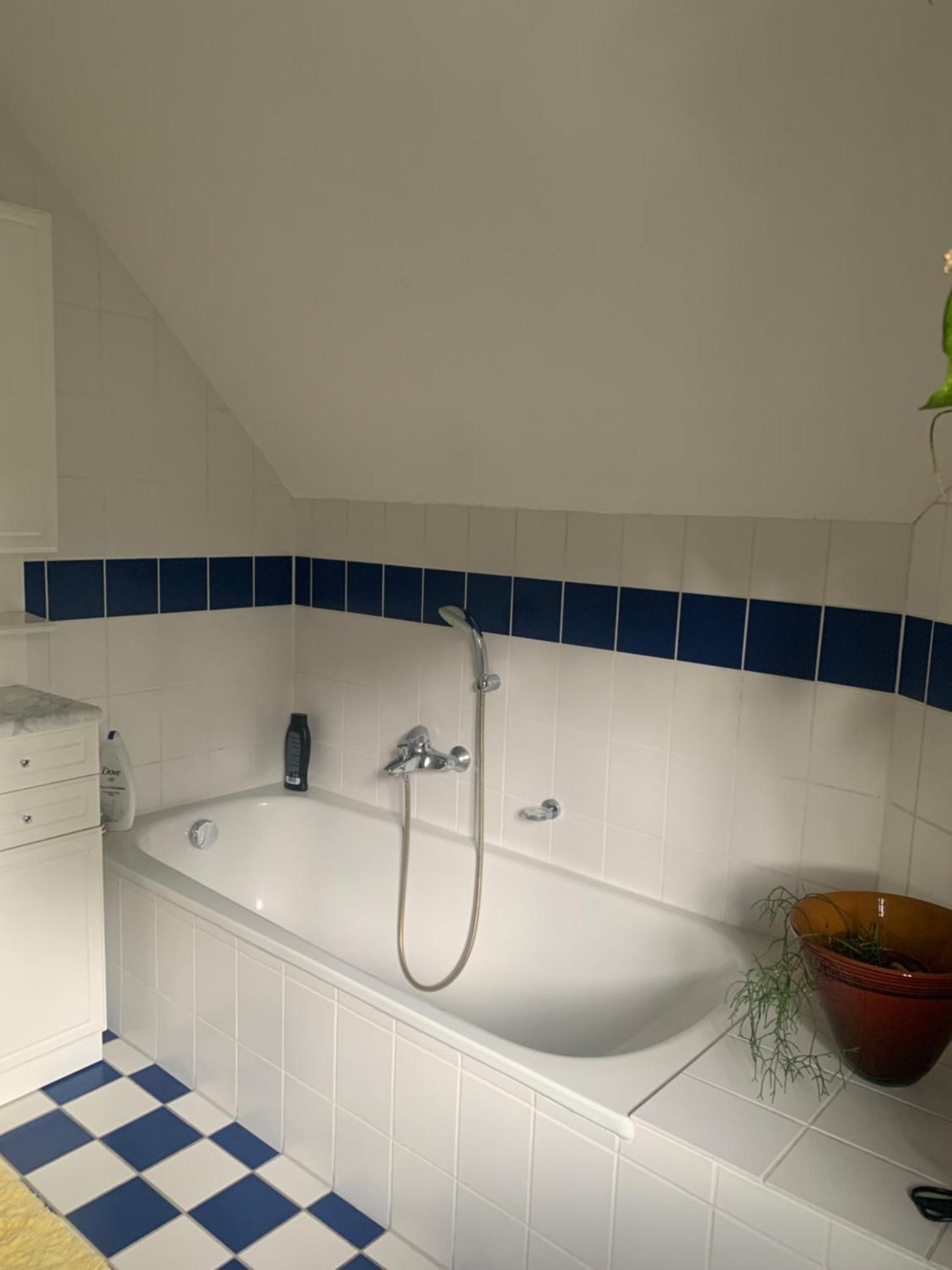 Sonniges Dachzimmer Feucht Bagian luar foto